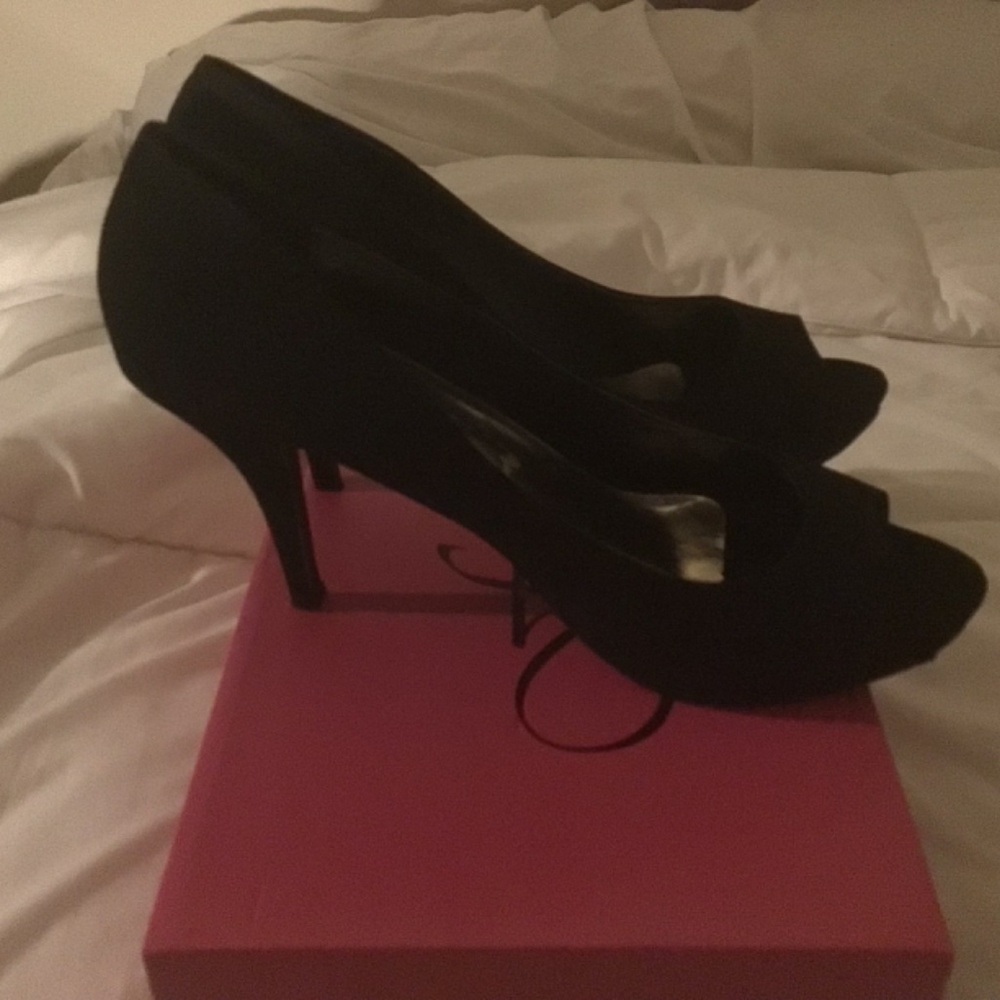Peep Toe Pump - image 2